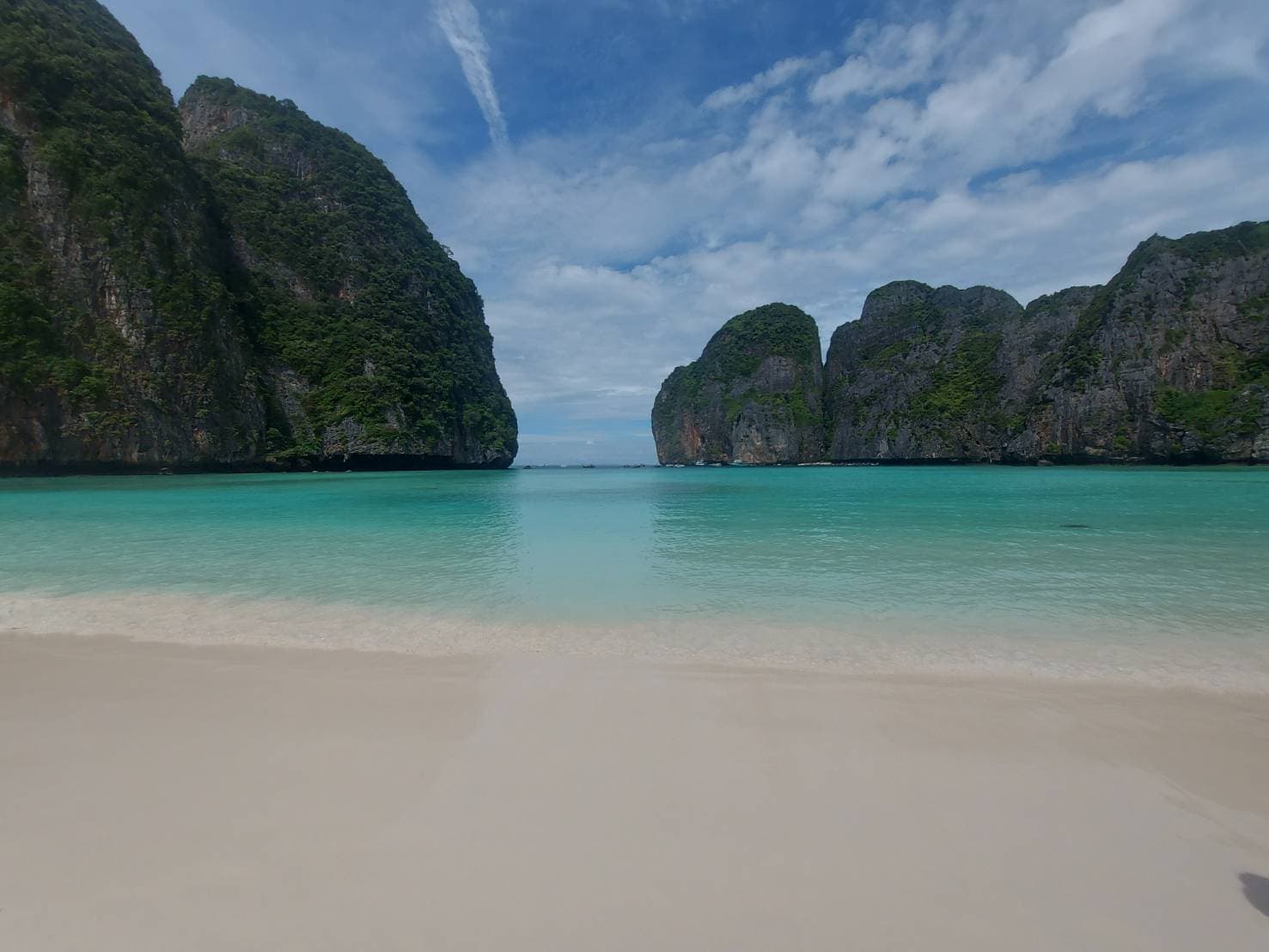 Maya Bay & Phi Phi Islands Sunrise Private Speedboat Tour - Image 5