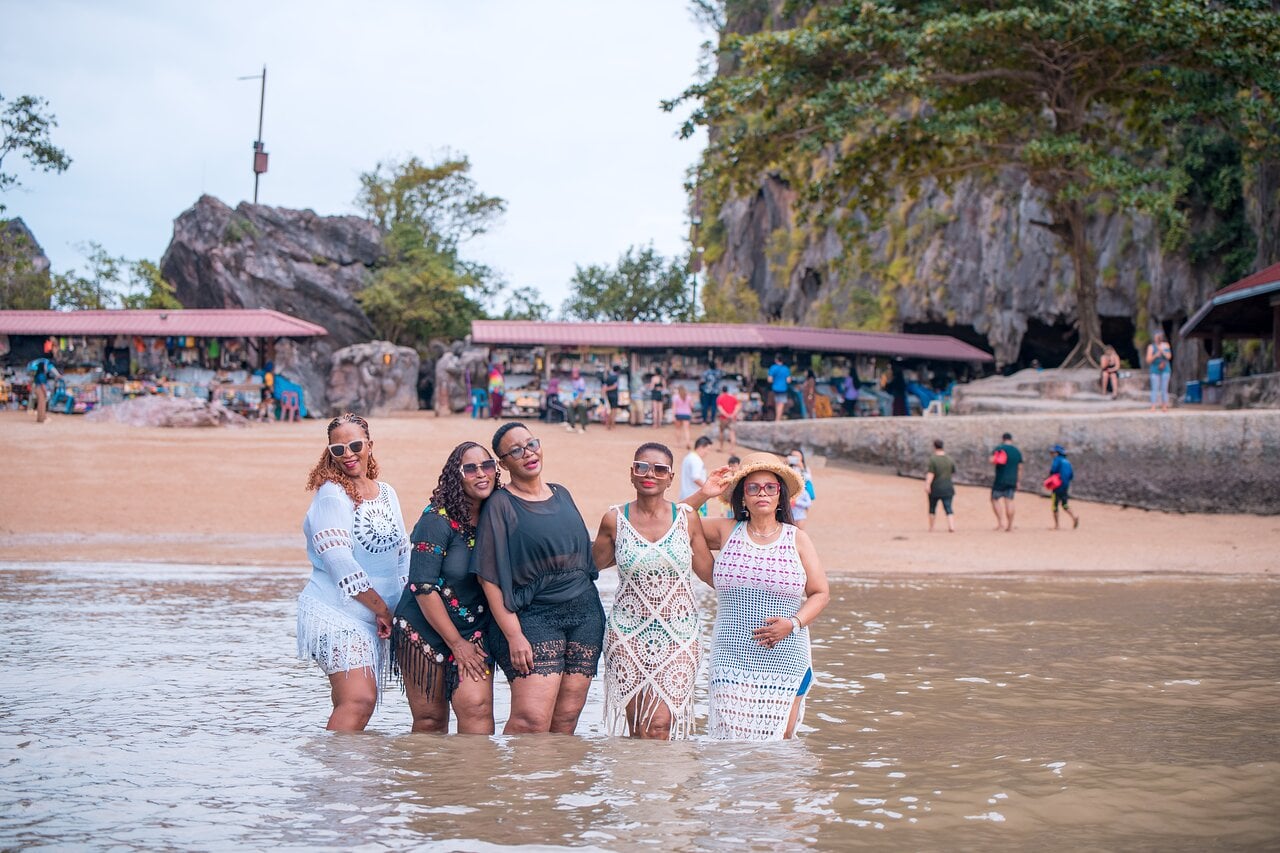 James Bond Private Speedboat Tour - tourist james bond island beach