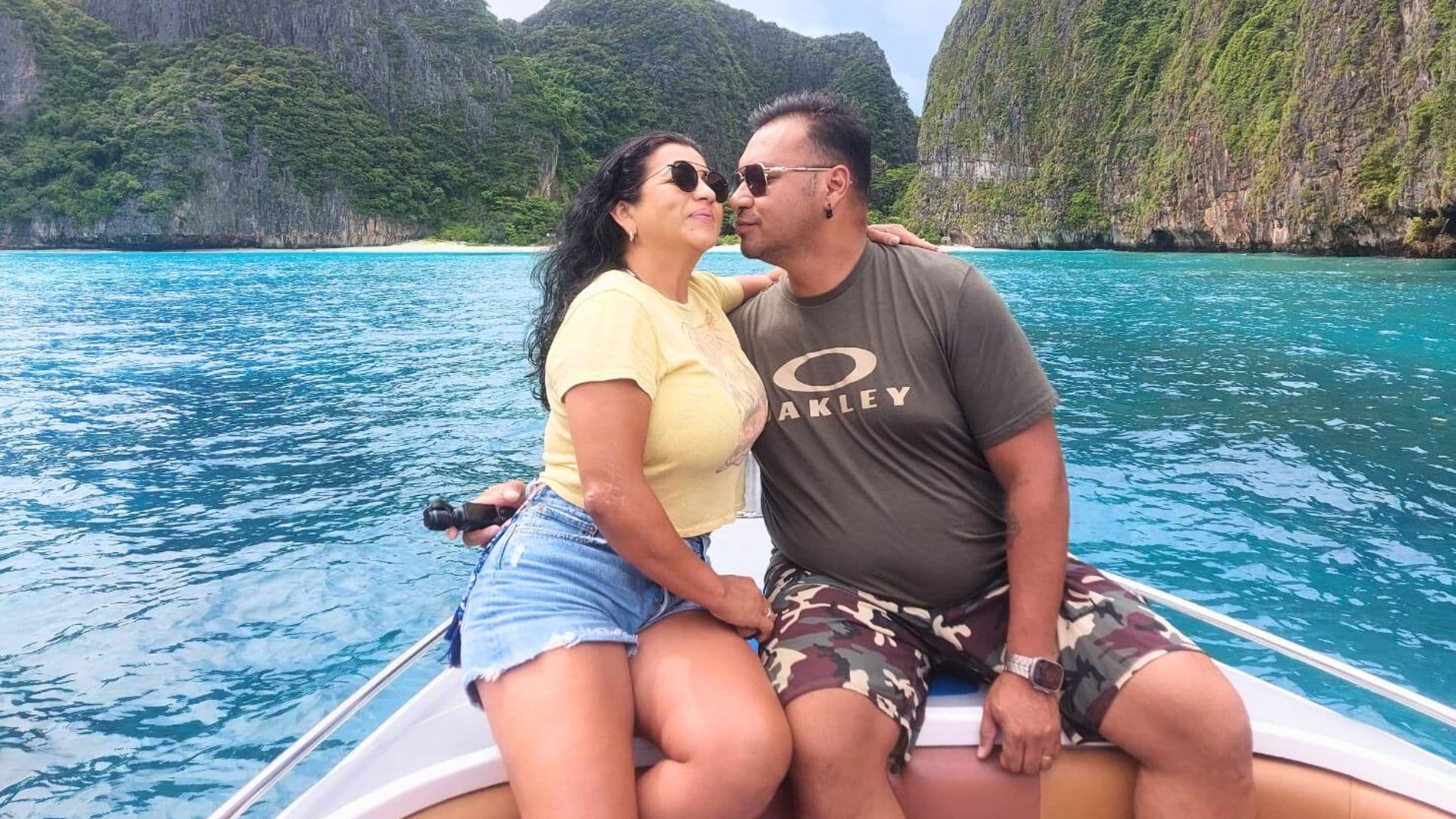 Phi Phi Islands Private Speedboat Tour  - maya bay phi phi island private speedboat charter tour for couples