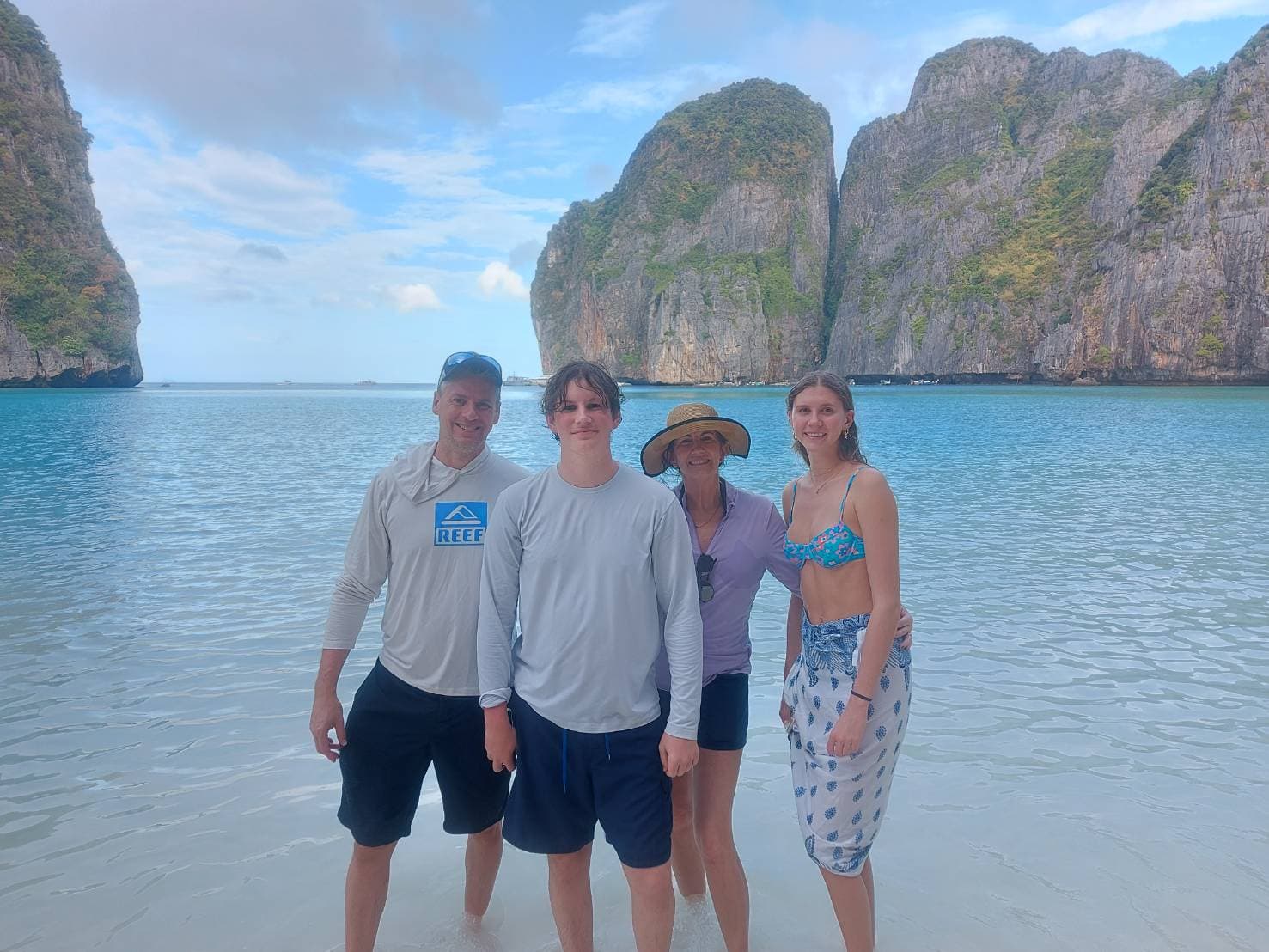 Maya Bay & Phi Phi Islands Sunrise Private Speedboat Tour - maya bay sunrise tours