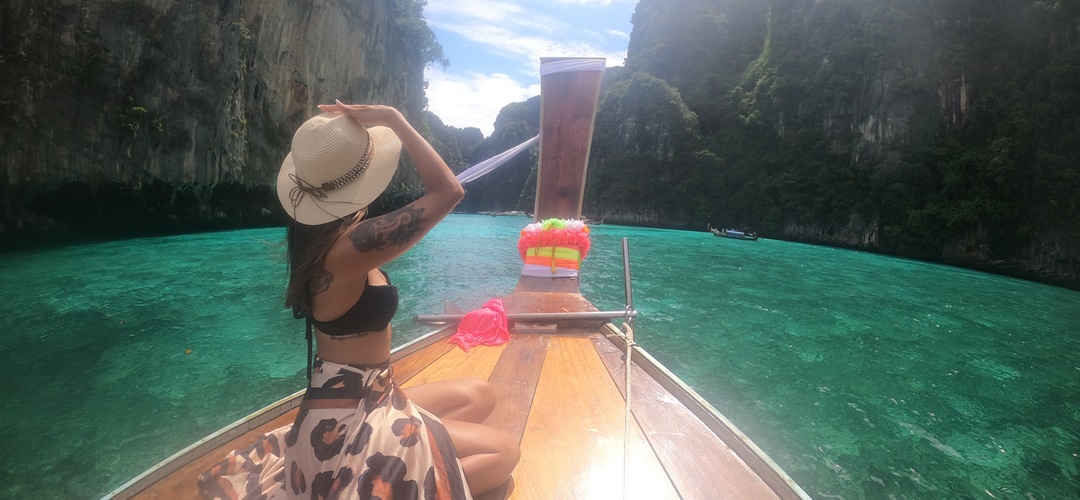 Half-Day-Private-Longtail-Boat-Tour-Phi-Phi-Package-B