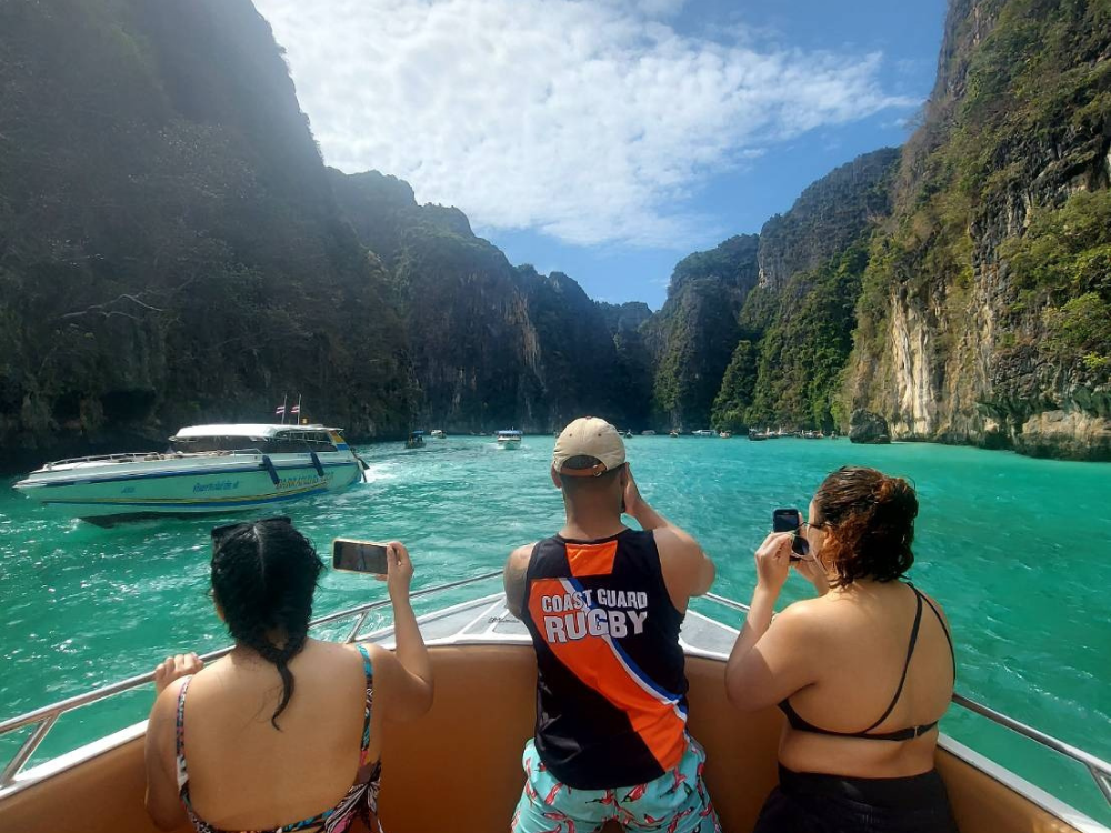 private tour phi phi island by speedboat