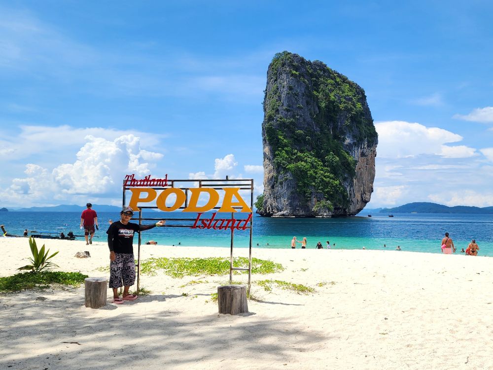 poda island on krabi 4 islands tour private